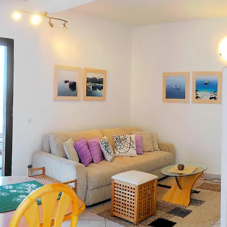Avelini-3 Apartman *
